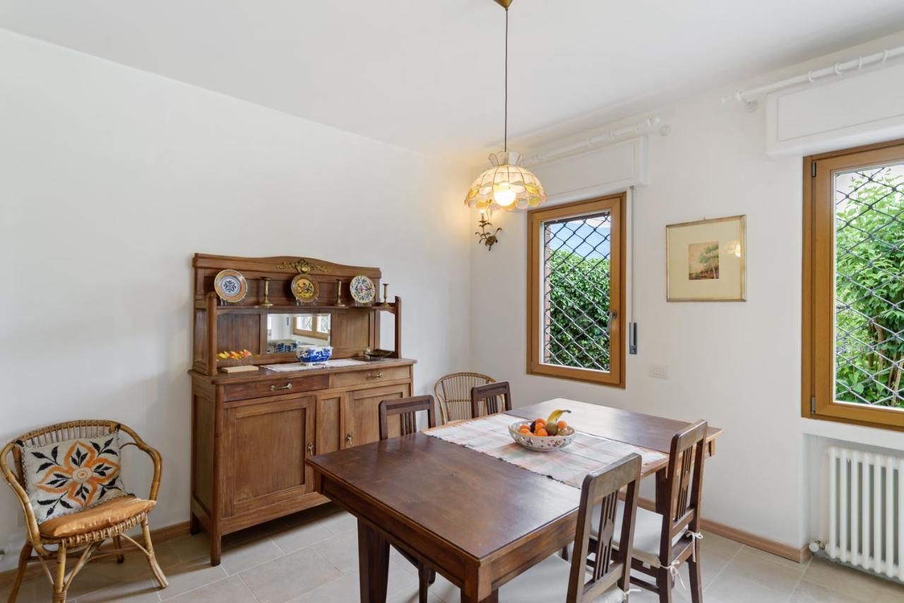 Como Lake Cosy Flat With Garden And Parking Apartment Cernobbio Bagian luar foto
