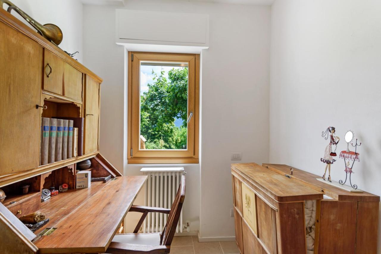 Como Lake Cosy Flat With Garden And Parking Apartment Cernobbio Bagian luar foto
