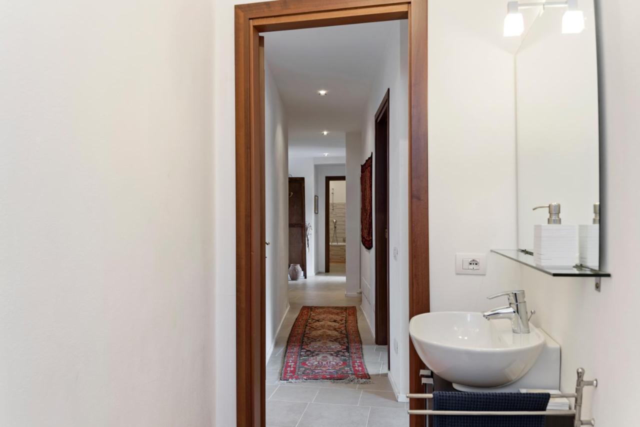 Como Lake Cosy Flat With Garden And Parking Apartment Cernobbio Bagian luar foto